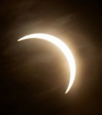 Eclipse partielle de Soleil. Le vendredi 20 mars 2015 à Pleumeur-Bodou. Cotes-dArmor.  09H00